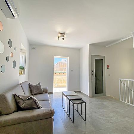 Designer Duplex Penthouse In Floriana Apartment Exterior photo