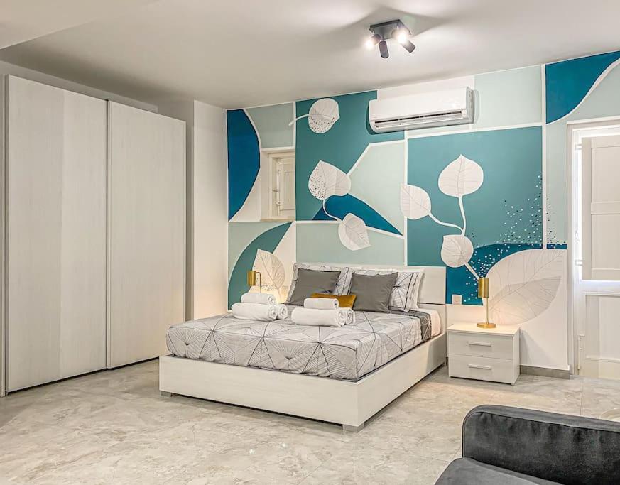 Designer Duplex Penthouse In Floriana Apartment Exterior photo