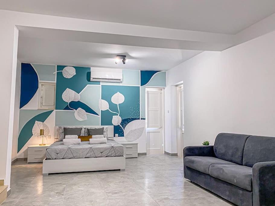 Designer Duplex Penthouse In Floriana Apartment Exterior photo